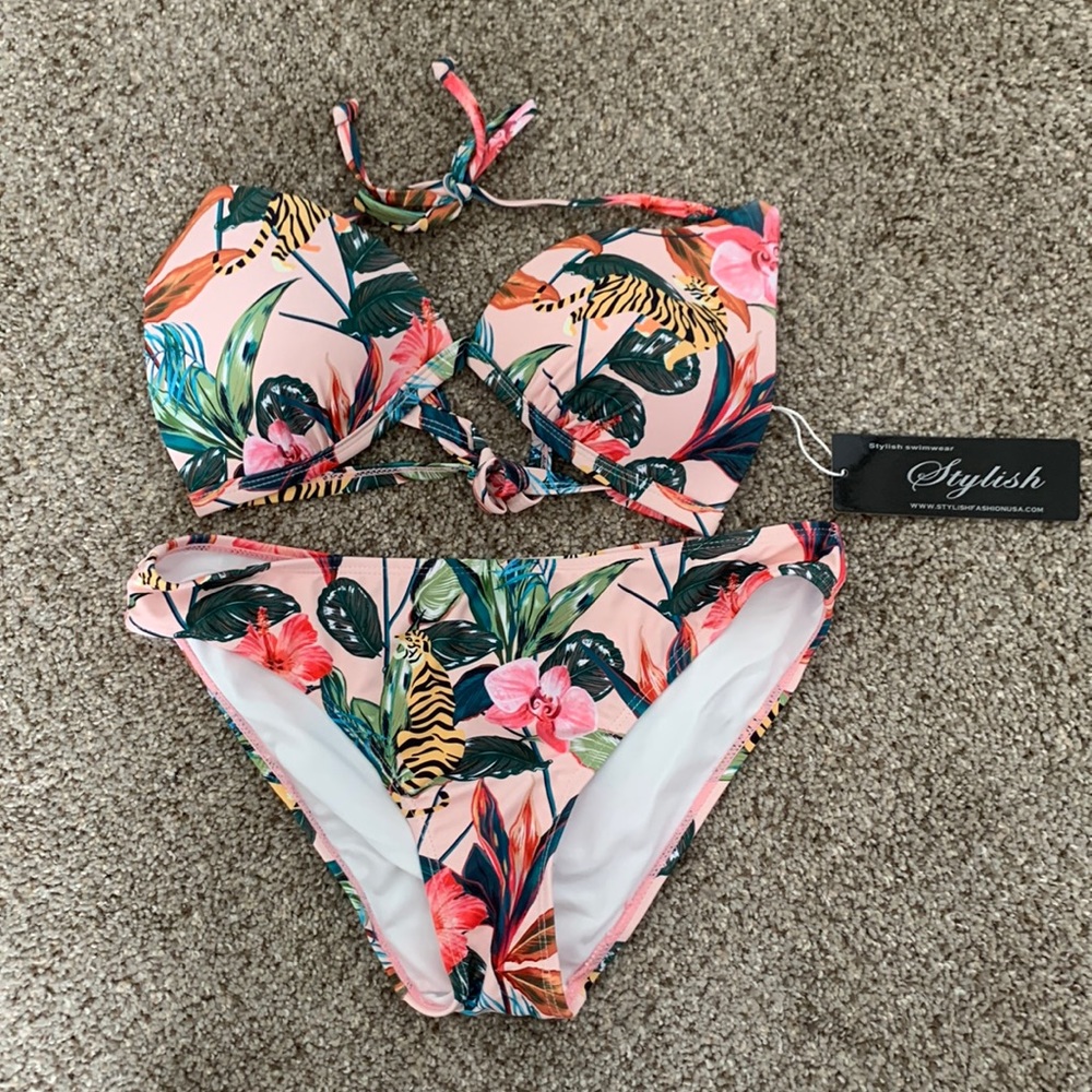 NWT bikini pick with flowers in size small